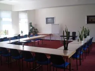 Hotel Albatros Airport 3*