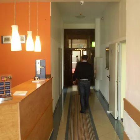 Albatros Airport Hotel