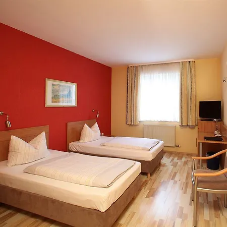 Albatros Airport Мёрфэльден-Вальдорф