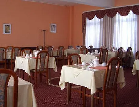 Albatros Airport Hotel 3*