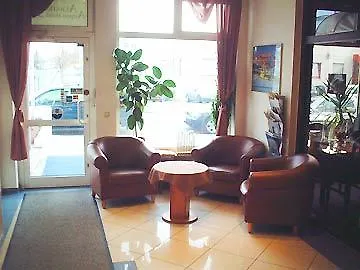 Albatros Airport 3*