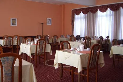 Albatros Airport Hotel 3*